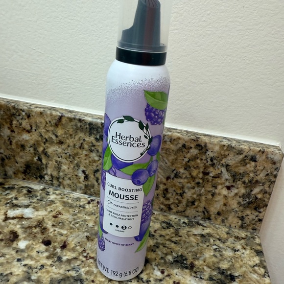 NWT Herbal Essence Curl Boosting Mousse Scent Notes of Berries - Picture 1 of 2